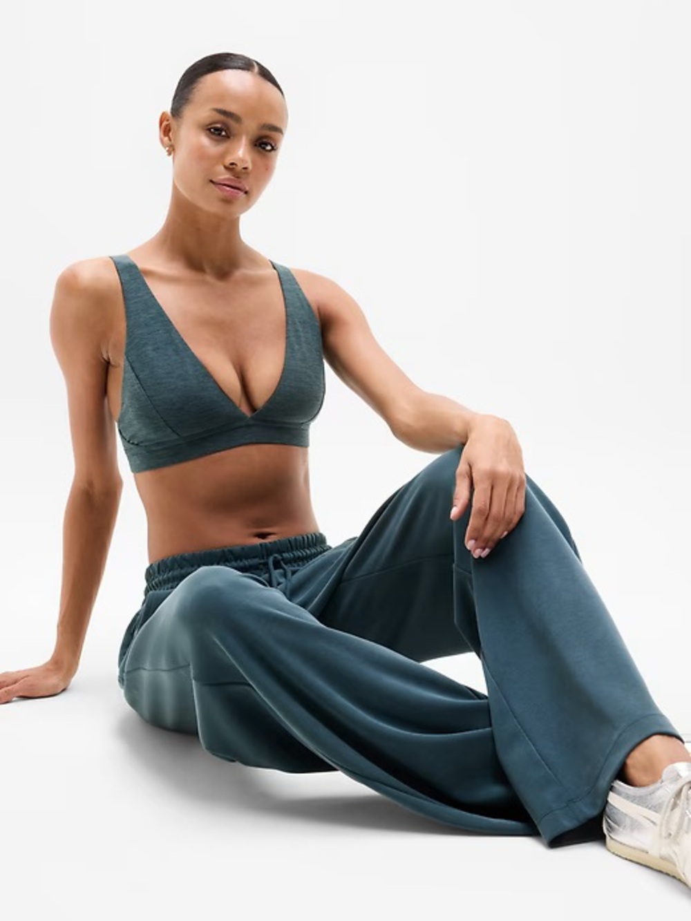 NEW Athleta SoftLuxe Sports Bra A-C V-Neck Bralette Pine Heather Medium